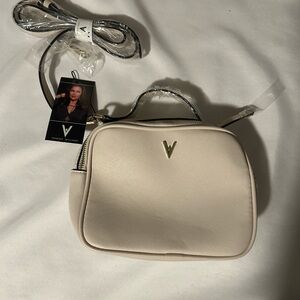 NWT Vanessa Williams Cream Crossbody Bag